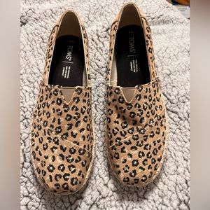 TOMS - NWOT - Cheetah Stacked Espadrille